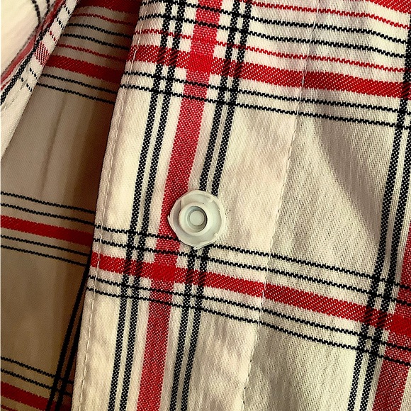 Woman’s  Skort with snap front. In pre owned condition. - Picture 2 of 3